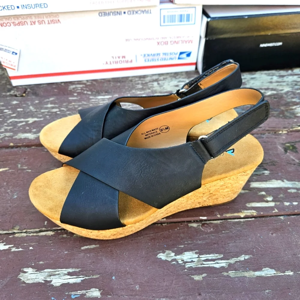 Cushionaire Women's Platform Sandals Size 8.5 - Picture 10 of 16